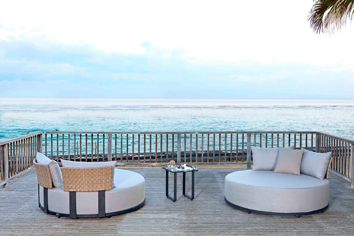 Skyline Design - Windsor - 4 Seat Carbon Daybed with Horizon Side Table